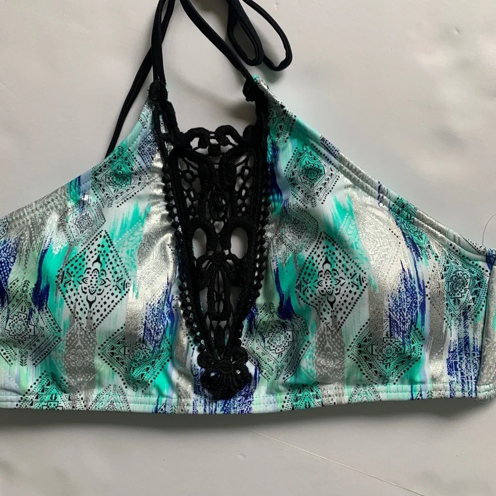 NWT Ambrielle Swim Top